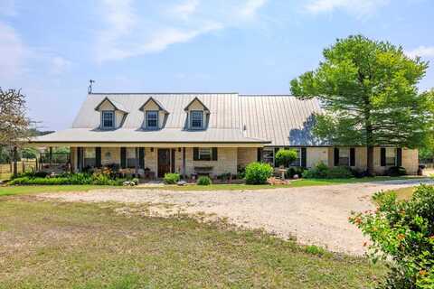 527 Broadway St, Fredericksburg, TX 78624