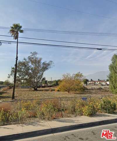 9010 Oleander Ave, Fontana, CA 92335