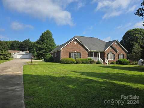 1129 Flowe Drive, Matthews, NC 28104