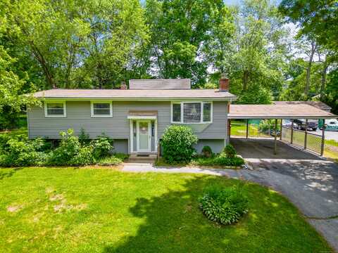 14 Pennywise Lane, Ledyard, CT 06339