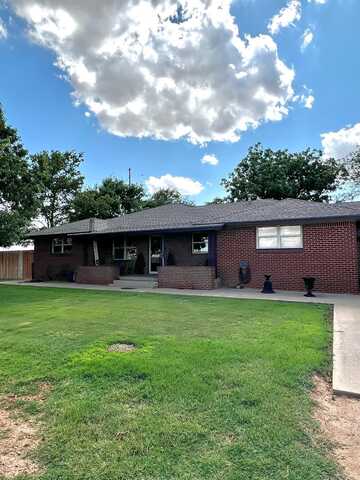 1120 County Road 80, Plainview, TX 79072