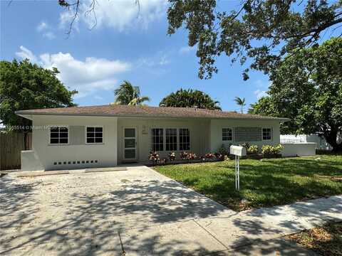 2125 Alamanda Dr, North Miami, FL 33181