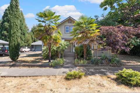 412 NW B Street, Grants Pass, OR 97526