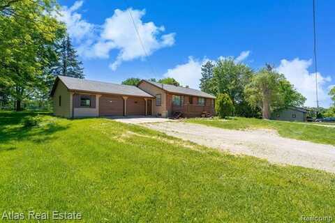 9450 HOGAN Road, Fenton, MI 48430