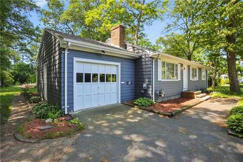 51 Parkside Way, North Kingstown, RI 02852