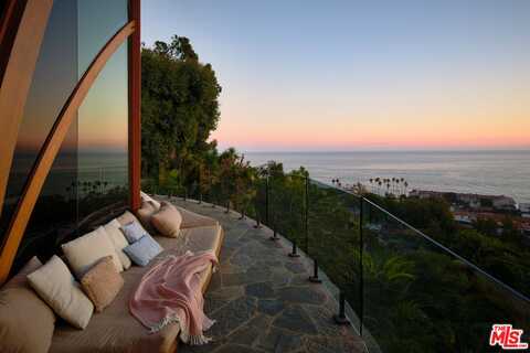 21056 Las Flores Mesa Dr, Malibu, CA 90265