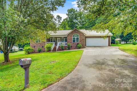 8304 Cedar Bark Street, Hickory, NC 28602