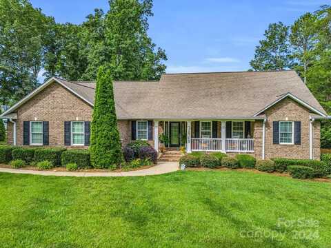 1555 OAKLIN Lane, Lincolnton, NC 28092