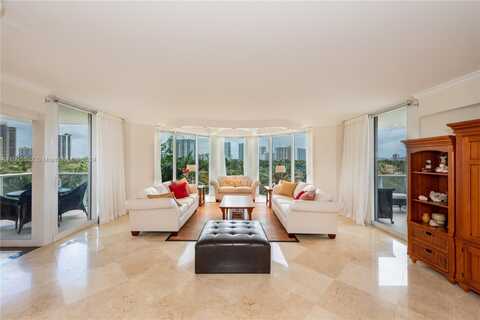 19333 Collins Ave, Sunny Isles Beach, FL 33160