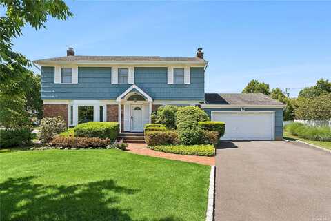 28 Donald Drive, Syosset, NY 11791