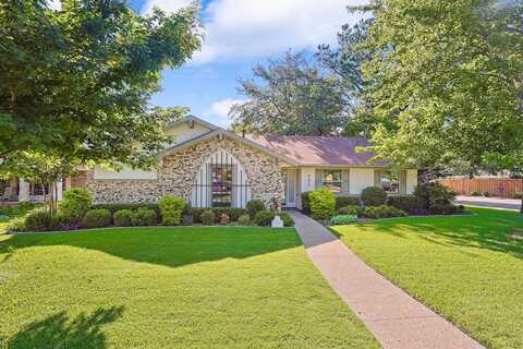 601 Pinebluff Drive, Lewisville, TX 75067