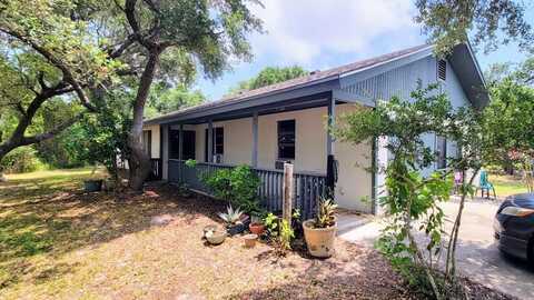 28 Griffith Dr., ROCKPORT, TX 78382