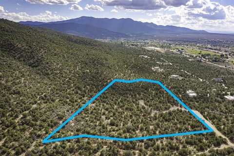 19 La Tierra, Taos, NM 87571