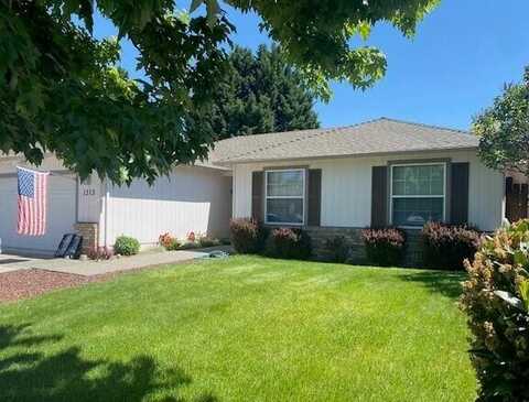 1313 Andrew Drive, Medford, OR 97501