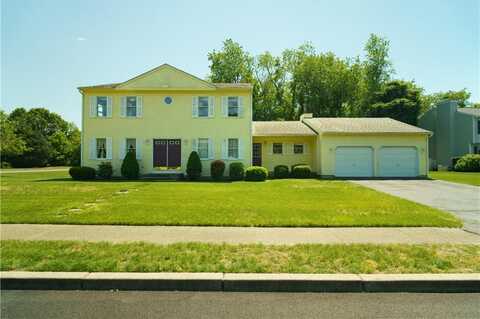 10 Arrowhead Way, Warwick, RI 02886