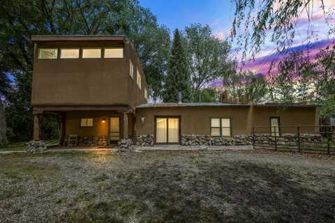 212 Peralta Street, Taos, NM 87571