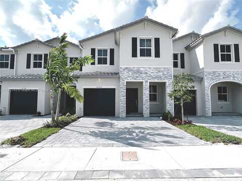 26Th, HOMESTEAD, FL 33035