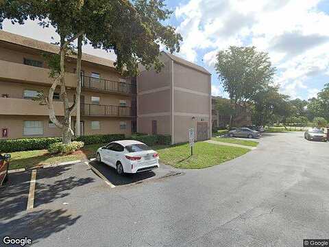 Lagos De Campo Blvd, Tamarac, FL 33321