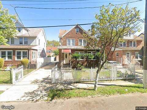 221St, CAMBRIA HEIGHTS, NY 11411