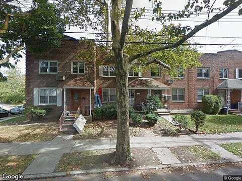 207Th, OAKLAND GARDENS, NY 11364