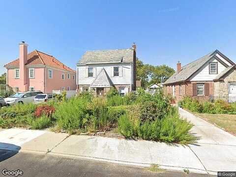 212Th, BAYSIDE HILLS, NY 11364