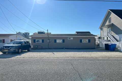Claudia, MANAHAWKIN, NJ 08050