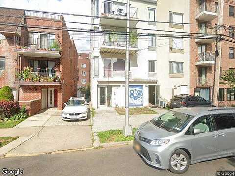 163Rd, FRESH MEADOWS, NY 11365