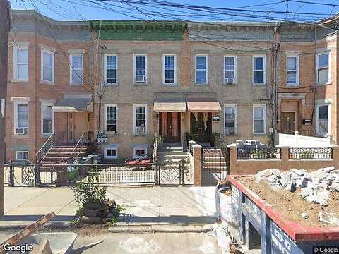 87Th, WOODHAVEN, NY 11421