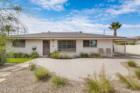 3935 E WHITTON Avenue, Phoenix, AZ 85018