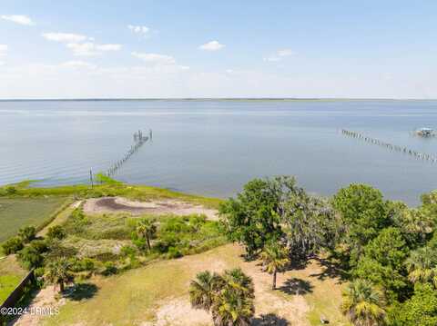 83 Coosaw River Drive, Beaufort, SC 29907