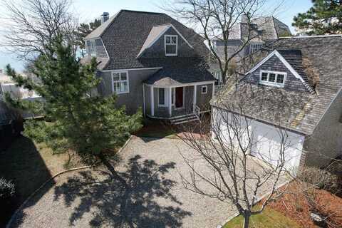 118 Shore Drive W, Mashpee, MA 02649