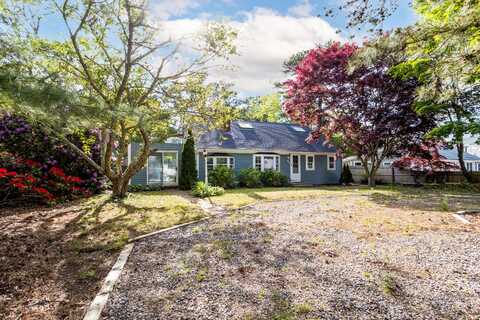67 Fifth Avenue, Hyannis Port, MA 02647