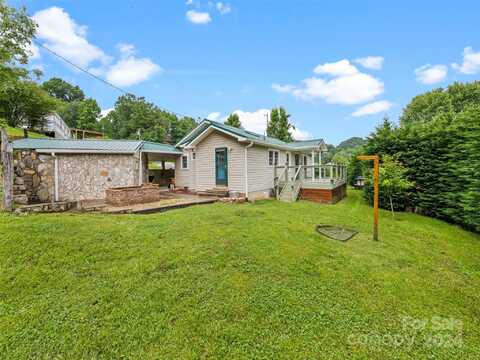 402 Log Cabin Road, Waynesville, NC 28786