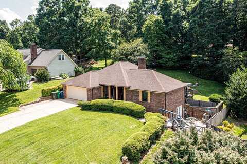 6067 Gold Creek Estate Drive, Hickory, NC 28601