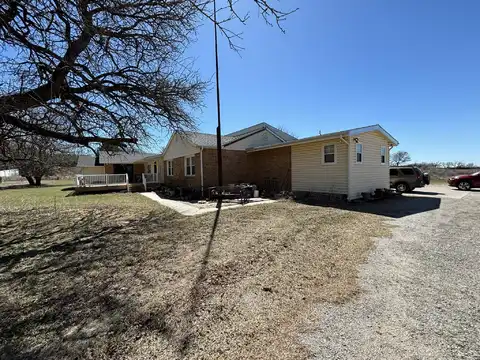 32033 Highway 412, Cleo Springs, OK 73729