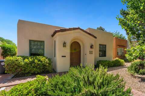 306 Bryn Mawr Drive SE, Albuquerque, NM 87106