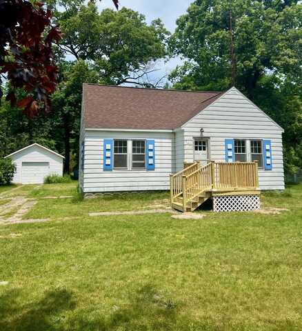 4412 W Giles Road, Muskegon, MI 49445