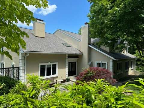 590 Cherry Ln, Mendham, NJ 07945