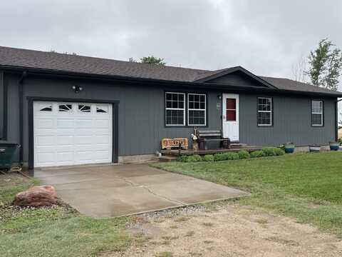 299 NE 30 Ave, Great Bend, KS 67530