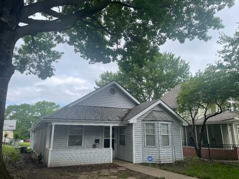 1036 5th Avenue, Leavenworth, KS 66048