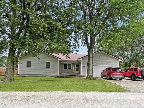 215 Oak Street, Mound Valley, KS 67354