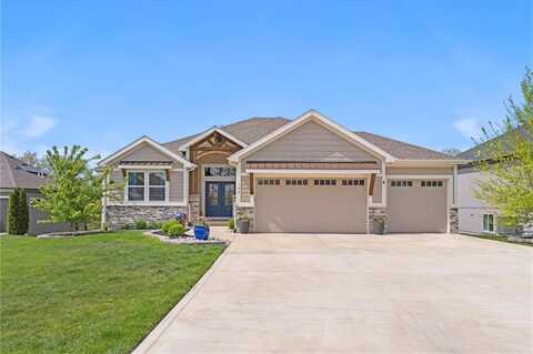 104 Grand Prairie Circle, Lake Winnebago, MO 64034