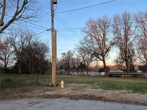 1304 E 134th Terrace, Grandview, MO 64030