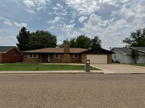 222 Redwood Lane, Levelland, TX 79336