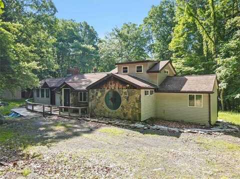 3126 Bear Swamp Road, Middle Smithfield, PA 18302