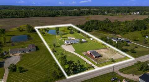 5618 Dove Rd, Kimball, MI 48074