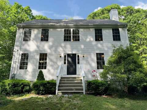 19 Orchard St, Blackstone, MA 01504