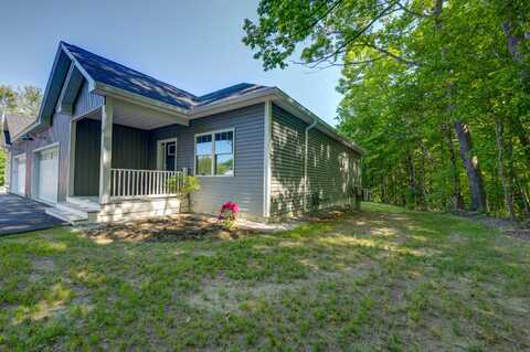 7 River Oaks Way, Falmouth, ME 04105