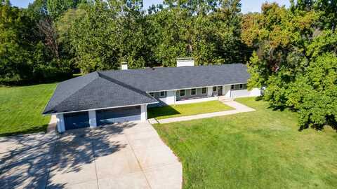1015 Forestview Drive, Mahomet, IL 61853