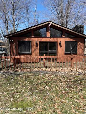 1737 Rolling Hills Drive, Tobyhanna, PA 18466